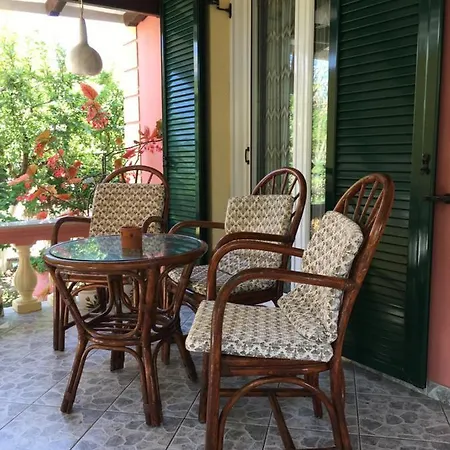 Corfiot Maisonette Perivólion